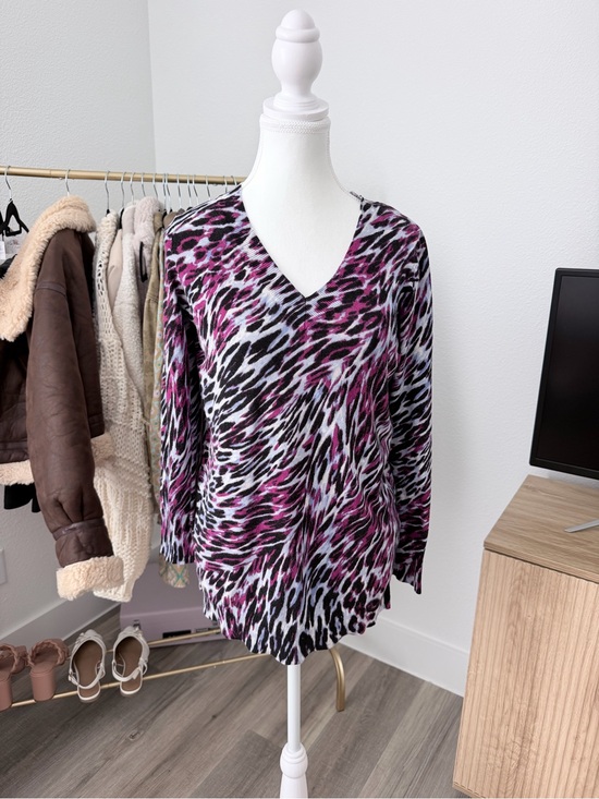 Apt. 9 Sweaters - Apt. 9 Pink and Black Animal Print V-Neck Tunic